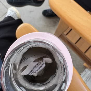 Satın Aldığım Termoslarda Kağıt Parçaları Çıktı, İade Ve Özür Bekliyorum