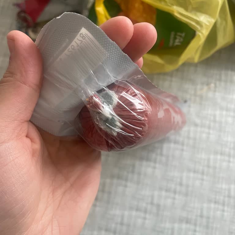 Aldığım Dana Baton Sucuk Ambalajında Küflü Çıktı Müşteri Hizmetlerinden Dönüş Alamadım