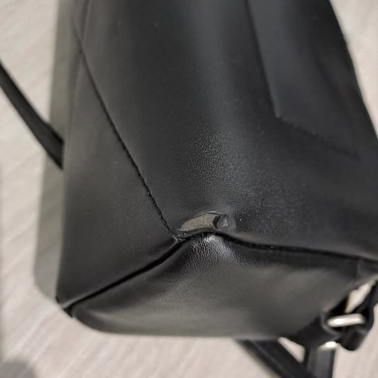 Kısa Sürede Deforme Olan Calvin Klein Çantamın Değişimini Talep Ediyorum