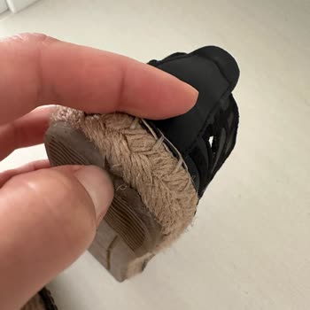 Kısa Sürede Açılan Dikişlere Rağmen Ayakkabı Değişimi Reddedildi