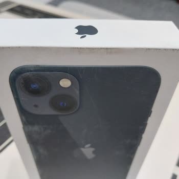 Yüksek Fiyatlı İphone Hasarlı Ve Kirli Kutuda Teslim Edildi