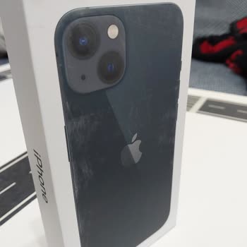 Yüksek Fiyatlı İphone Hasarlı Ve Kirli Kutuda Teslim Edildi