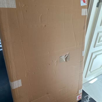 Zara Home, espejo de pared llega roto, solicito devolución rápida