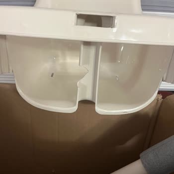 Kırık Mama Sandalyesi Ve İlgisiz Mağaza Personeli Nedeniyle Mağduriyet