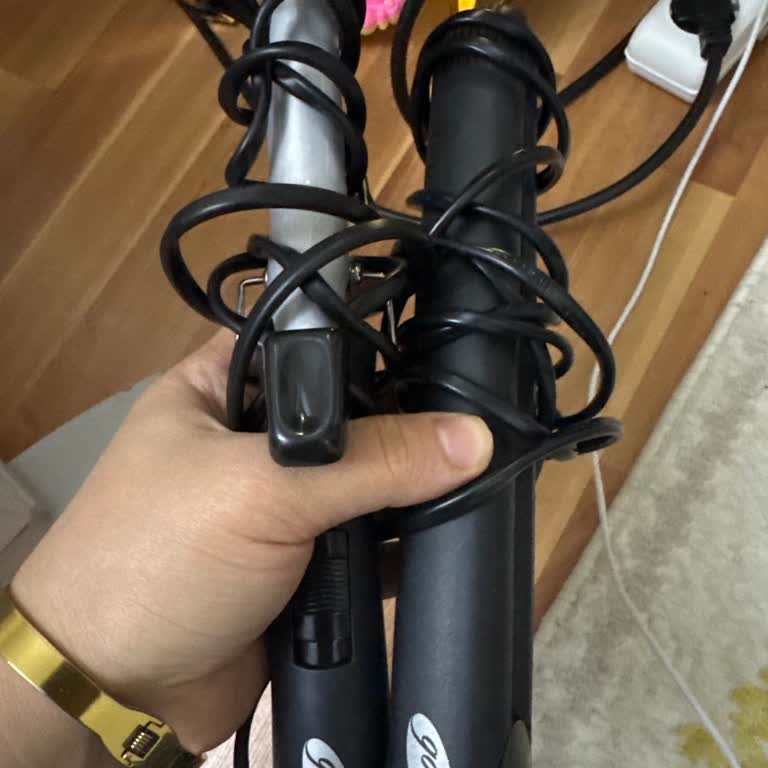 Goldmaster Saç Düzleştirici Ve Maşa Beklenen Performansı Göstermiyor, Çözüm Bekliyorum