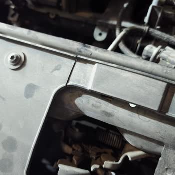 Dacia Sandero Stepway Kronik Panjur Çatlağı Ve Garanti Kapsamı Dışında Bırakılan Akü Sorunu