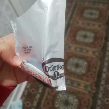 Aldığım Çikolata Parçacıkları Bozuk Çıktı, Yenisiyle Değişim İstiyorum