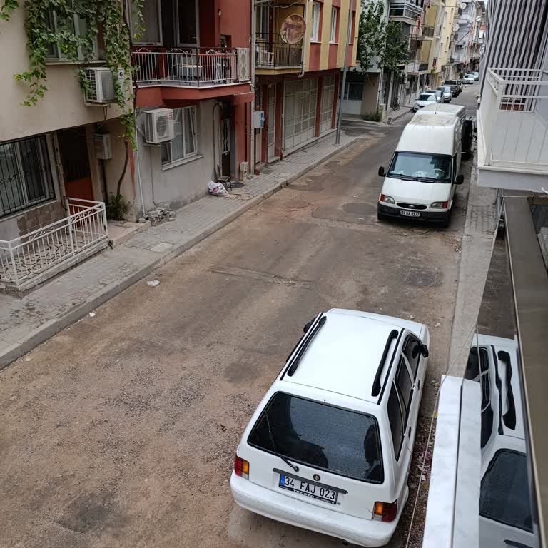 Altyapı Sonrası Yol Çukurları Ve Çamur Nedeniyle Mağduriyet Yaşıyoruz