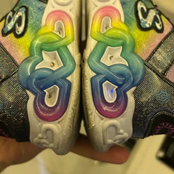 Skechers 25 Günde Işıkları Bozulan Ve Yıpranan Ayakkabıya Çözüm Sunulmadı