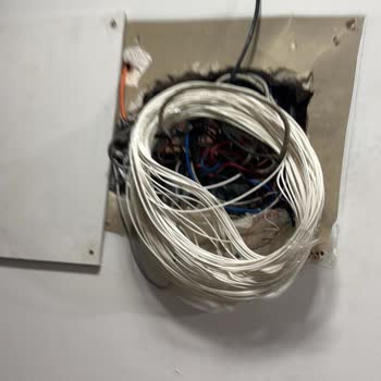 Çekilen Fiber Kablolar Hâlâ Bağlanmadı, Mağduriyetimiz Sürüyor