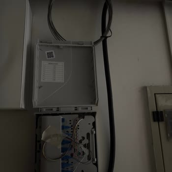 Çekilen Fiber Kablolar Hâlâ Bağlanmadı, Mağduriyetimiz Sürüyor