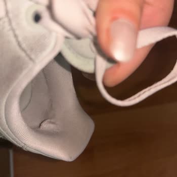 Sneaks Up Kısa Sürede Yırtılan Ayakkabı İçin Garanti Reddi Mağduriyeti