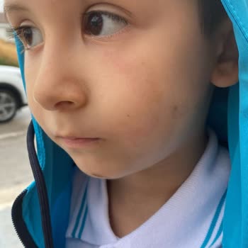 A101 Şubesinin Kaldırıma Park Eden Kamyonu Oğlumu Yaraladı, Çalışanlar İlgisiz Kaldı