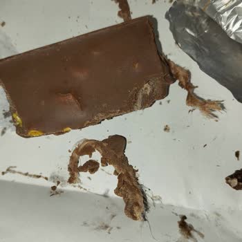 Torku Çikolatada Yabancı Madde Ve İp Parçalarıyla Karşılaştım, Mağduriyetim Giderilmiyor