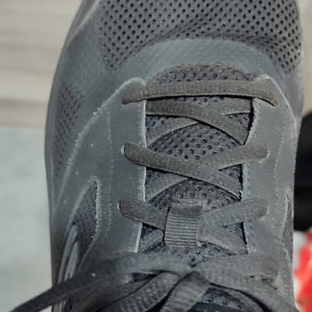 Garantili Ayakkabıda Açılma: Yüksek Ücret, Hayal Kırıklığı