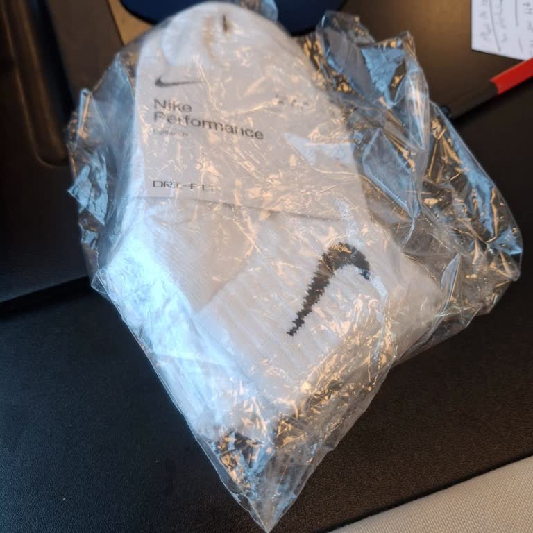 Ayakkabı Yerine Çorap Gönderildi, Ücret İadesi Yapılmıyor!