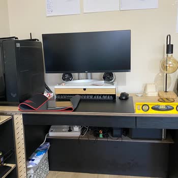 Çilek Black Serisi Mobilyalarda Sürekli Raf Ve Tabla Sarkması Yaşanıyor