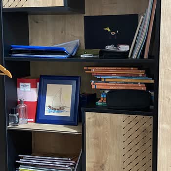 Çilek Black Serisi Mobilyalarda Sürekli Raf Ve Tabla Sarkması Yaşanıyor