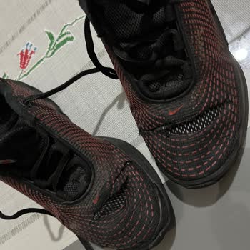 Nike Air Max DN (GS) Upper Part Damaged After 5 Weeks, Exchange Denied