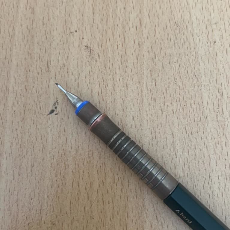 Faber-Castell Kalemin Tutma Yerinde Sürekli Kararma Sorunu Yaşıyorum