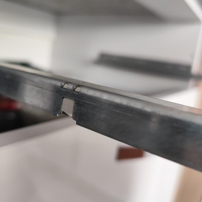 Çekmece Raylarında Toplu Plastik Parça Kırılması ve Ücretsiz Parça Talebi