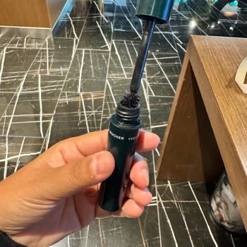 Kozmetik Ürün Gözümde Şişlik Ve Yanma Yaptı, Çözüm Bekliyorum