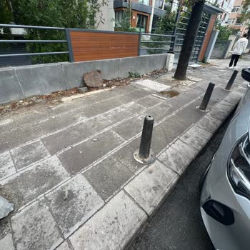 Bahçelievler'de Kırık Kaldırımlar Yüzünden Süregelen Mağduriyet