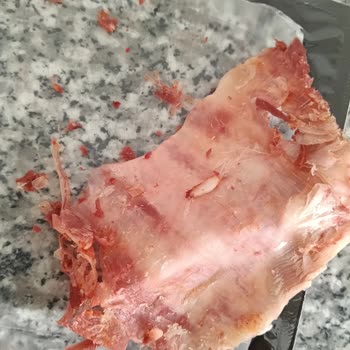 Pastırmanın İçinden Çıkan Sinir Parçası Güvenimi Sarstı