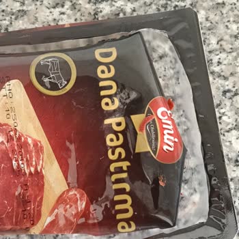 Pastırmanın İçinden Çıkan Sinir Parçası Güvenimi Sarstı