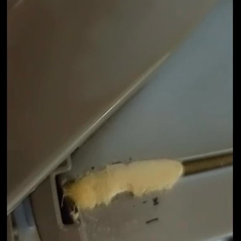 Sıfır Beko Buzdolabımda Çizik Ve Silikon Hatası Teslim Edildi