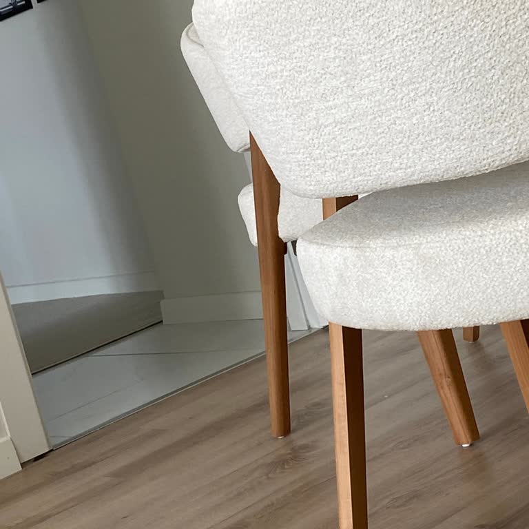 Dedeco Mobilya Masa Sandalye Takımında Renk Farkı Leke ve Bozuk Mekanizma Mağduriyeti