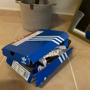 Eksik LED Işık Ve Hasarlı Ayakkabı Kutusu Mağduriyetim