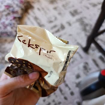 Aldığım Kekin İçinden Yabancı Cisim Çıkması Ailemi Tedirgin Etti