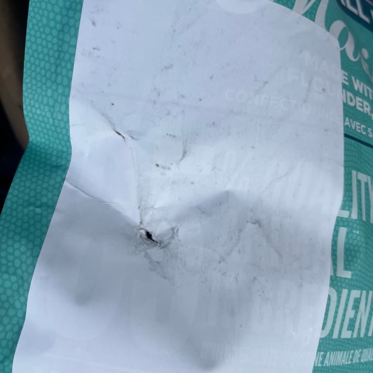 Yırtık Ve Yamalanmış Köpek Maması Paketi Bilinçli Olarak Gönderildi, Ciddi Çözüm Bekliyorum