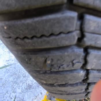 Bridgestone Lastiklerde Çatlak Ve Diş Atması Sonrası Garanti Sürecinde Mağduriyet