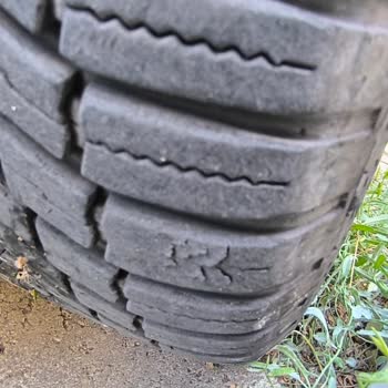 Bridgestone Lastiklerde Çatlak Ve Diş Atması Sonrası Garanti Sürecinde Mağduriyet