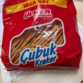 Taze Olması Gereken Kraker Bayat Çıktı!