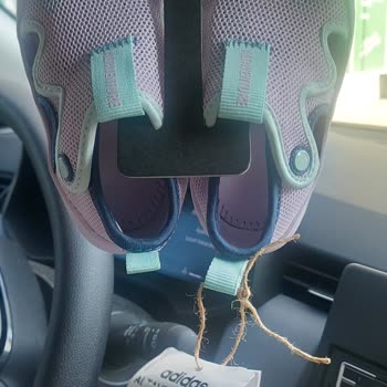 Adidas Mağazasında Çocuk Sandaletinin Değişimi İçin 5 Aydır Çözüm Bulamıyoruz