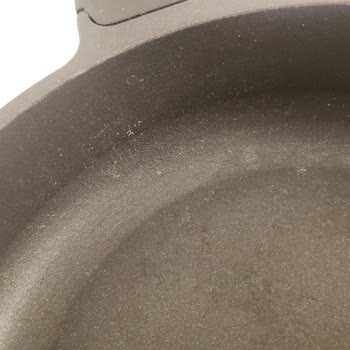 Amboss Döküm Tavada 2 Kullanımda Dökülme Ve Firma İlgisizliği