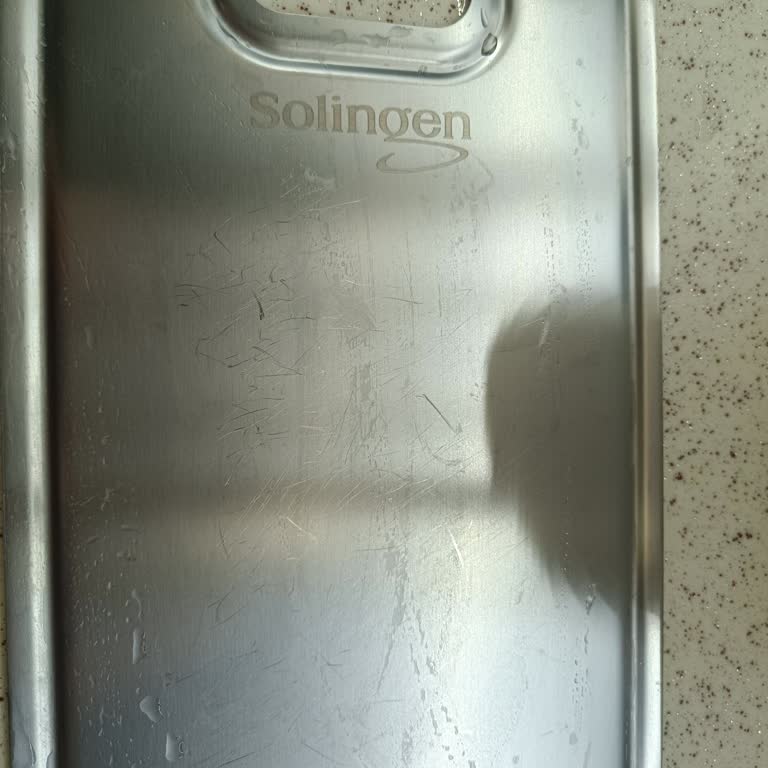 Solingen Çelik Kesme Tahtası İlk Kullanımda Çizildi