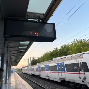 Tepeköy Yönüne Tren Sıklığı Ve Bilgilendirme Sorunu Mağduriyeti