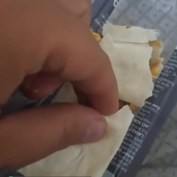 Mezzet Çiğ Köfteden Sinek Çıktı