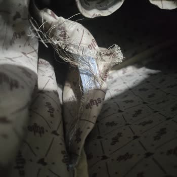 Stylo Çanta Gönderilen Çantanın İç Cebi Erken Yırtıldı