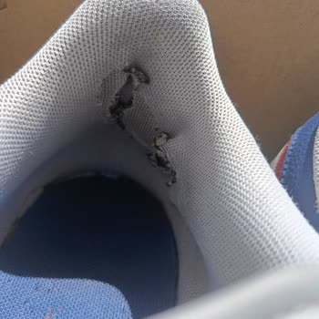 Kısa Sürede Yıpranan Adidas Ayakkabıma Hak Ettiğim Çözüm Sunulmadı