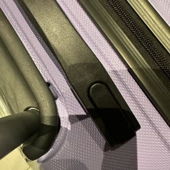 Uçuşta Parçalanan Valizim İçin Yetersiz Çözüm Ve Kötü Muamele