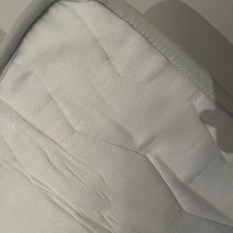 Yeni Aldığım Yatakta Çay Lekesiyle Karşılaştım, Kalite Kontrol Yetersiz