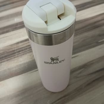 Stanley Termos Su Sızdırdı, Telefon Ve Evraklar Zarar Gördü