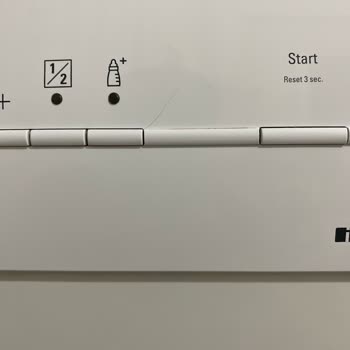 Garanti Süresi Sonrası Siemens Bulaşık Makinesinde Kapak Ve Üst Taban Çatlakları