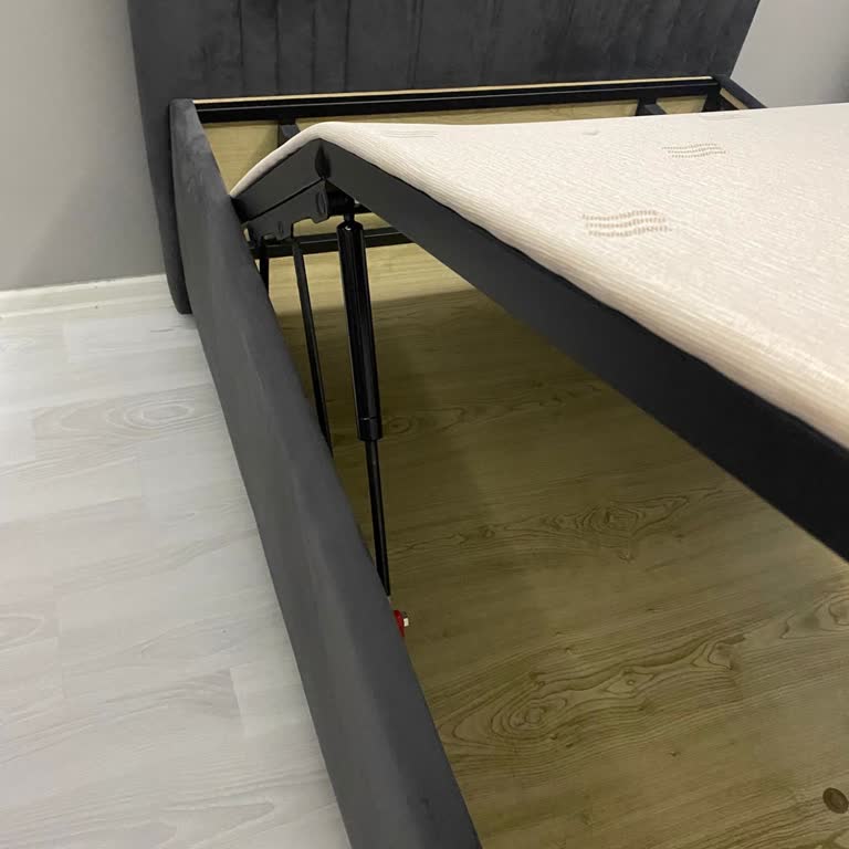 Teslimattan Hemen Sonra Kırık Dolap Ve Baza Mağaza İlgisizliğiyle Mağduriyet Yaşadım