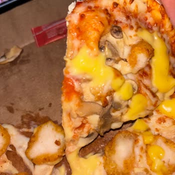 Halkalı Yenidoğan Domino's Pizza Çiğ Geldi!